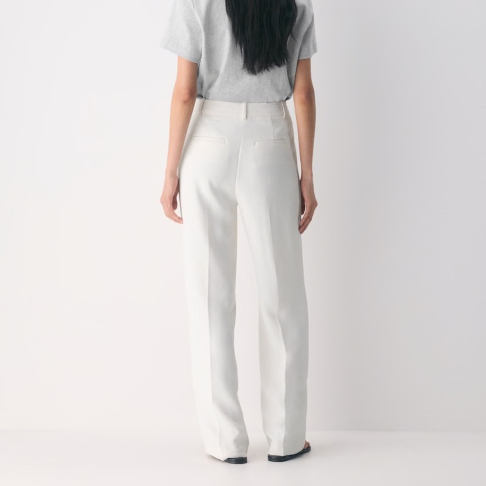 Aritzia The Effortless Pant™ - Crepette™ in Light Birch SZ 10 - Picture 4 of 10